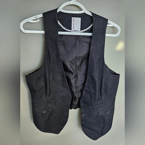 Black Buttoned Vest - Picture 1 of 3